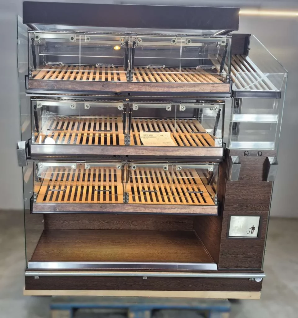 Brotregal 3x4 Plus Brotvitrine mit LED und Glastüren (4)