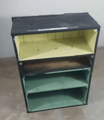 Holzregal schwarz für Warenpräsentation mit Wandaufhängung 65 cm