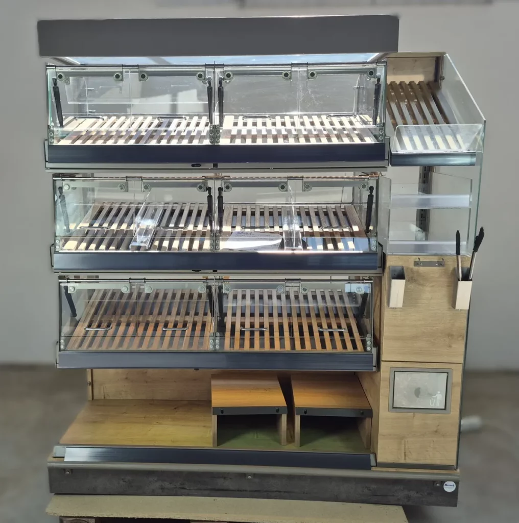 Brotregal 3x4 Plus Brotvitrine mit LED und Glastüren (61)