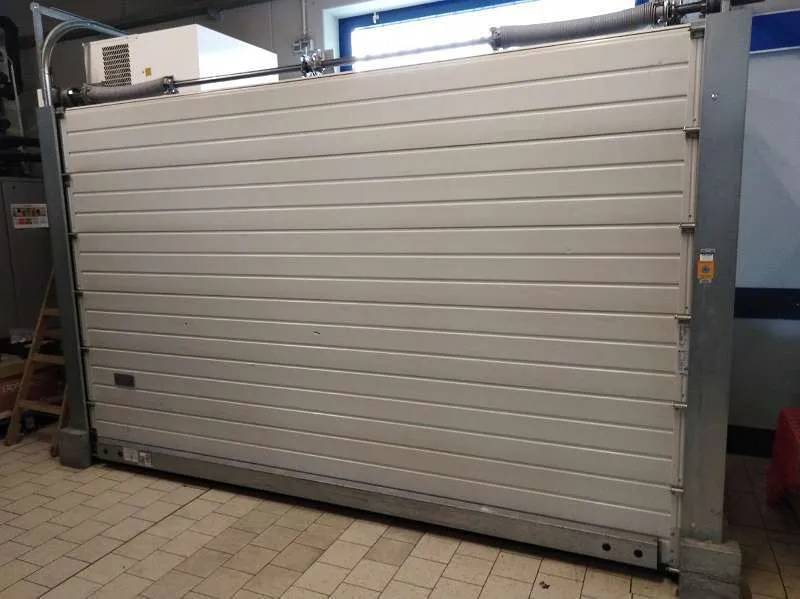 Anlieferkühlzelle Pluskühlung 4,15 x 1,50 m ohne Monoblock mit Rolltor 2008