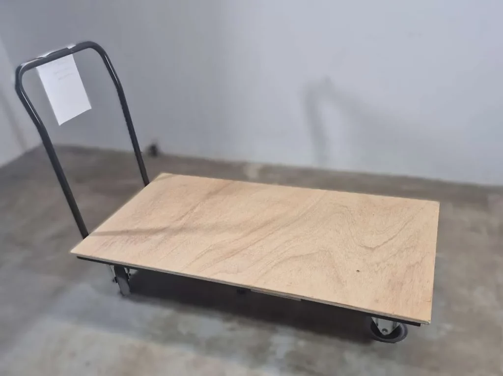 Plattformwagen 150 cm mit Bügeln und 2 Lenkrollen