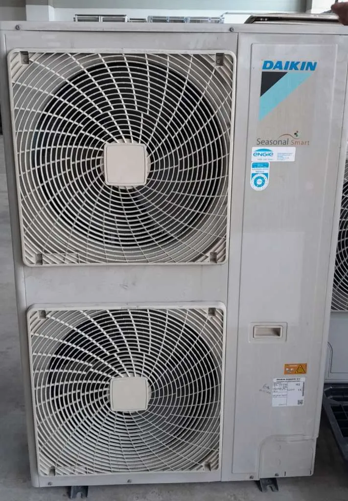 Daikin Seasonal Smart Klimaanlagen-Set 9 Außengeräte + 23 Innengeräte für Lager / Büro (6a)