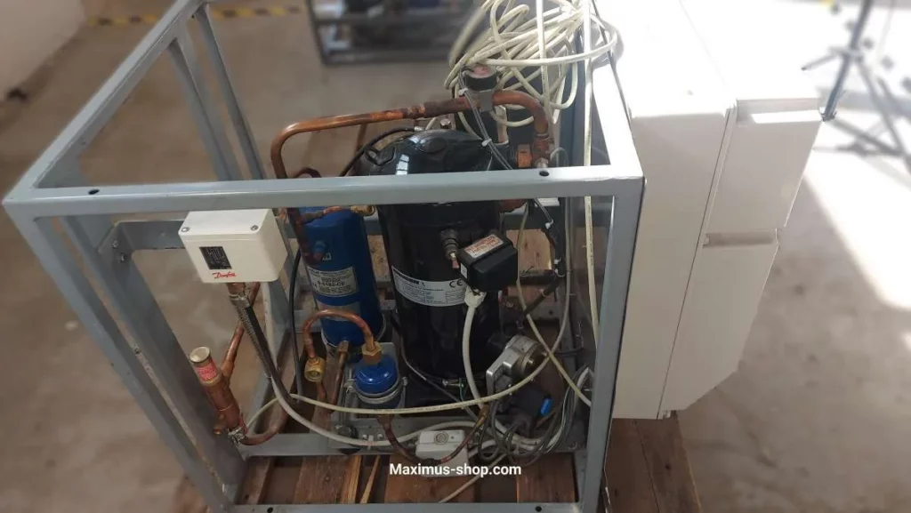 Hauser Booster-Zusatzaggregat Copeland ZF11K4E-TFD-551 mit Elektroschrank