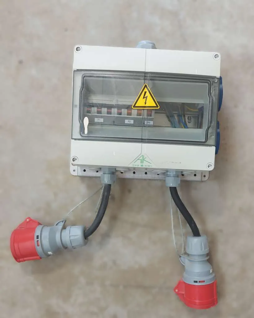 Wandverteiler Stromverteiler 32A 400V CEE – 2x 16A 400V + 2x Schuko 230V