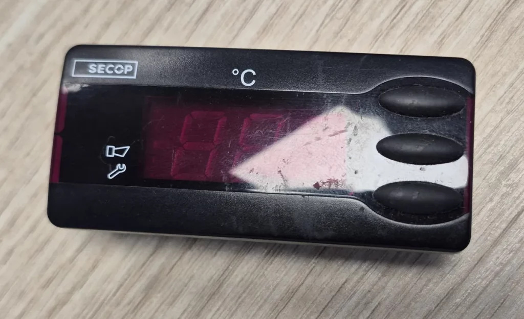 Danfoss CRA Display Kühlstellenregler 105N9510 elektronische Steuerung