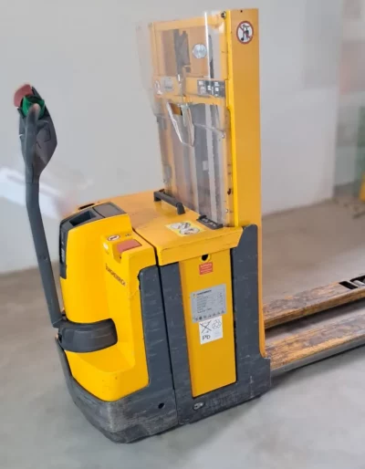Jungheinrich EJD 220 Doppelstock-Hochhubwagen Initialhub 2.000 kg Hubhöhe 2 m (16)