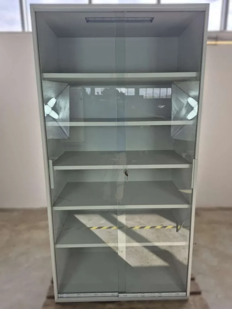 Glasvitrine hoch 100 x 195 cm grau abschließbar mit Glas-Schiebetüren und 5 Fächern